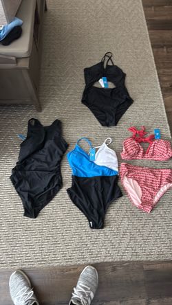 NEW Cupshe women’s bathing suits Medium