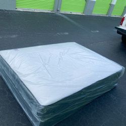 NEW QUEEN REGULAR SET MATTRESS AND BOX SPRING-2pcs 