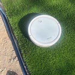 Bissell robot vacuum cleaner works good