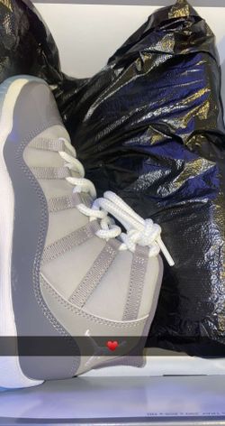 Cool Grey 11’s Size 4.5