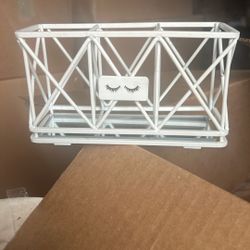 White super cute make up brush container