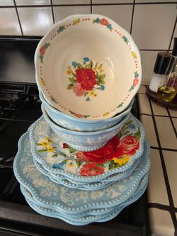 The Pioneer Woman Sweet Rose Dinnerware Set and Temp-tations Soup Tureen
