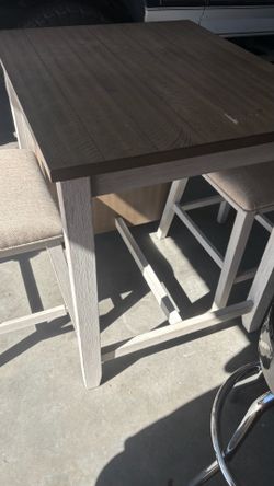 Bar Top Table and Chairs