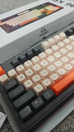 Freewolf wireless keyboard silent gaming back lit