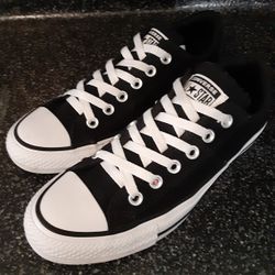 Converse womens 8 Great Condition 