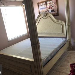 King Size Bedroom Set FREE DEL Include Bed , Armoire Good Condition 