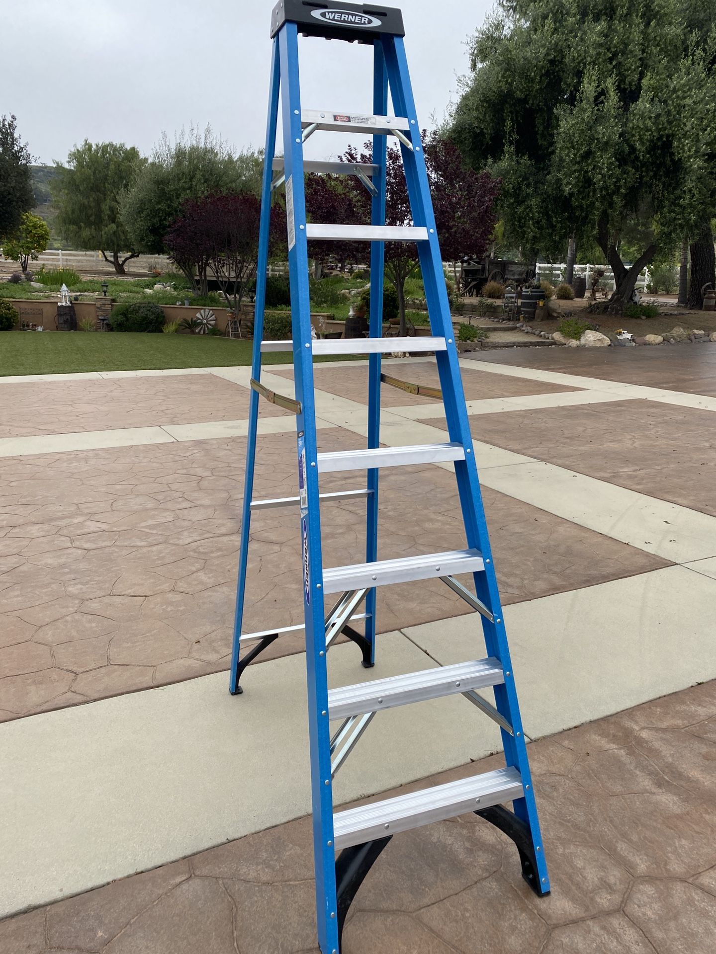 Like New 8’ Werner Ladder