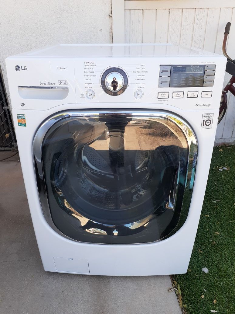 LG 2 in 1 Washer and Dryer Ventless 4.3 cubic ft for Sale in Las Vegas