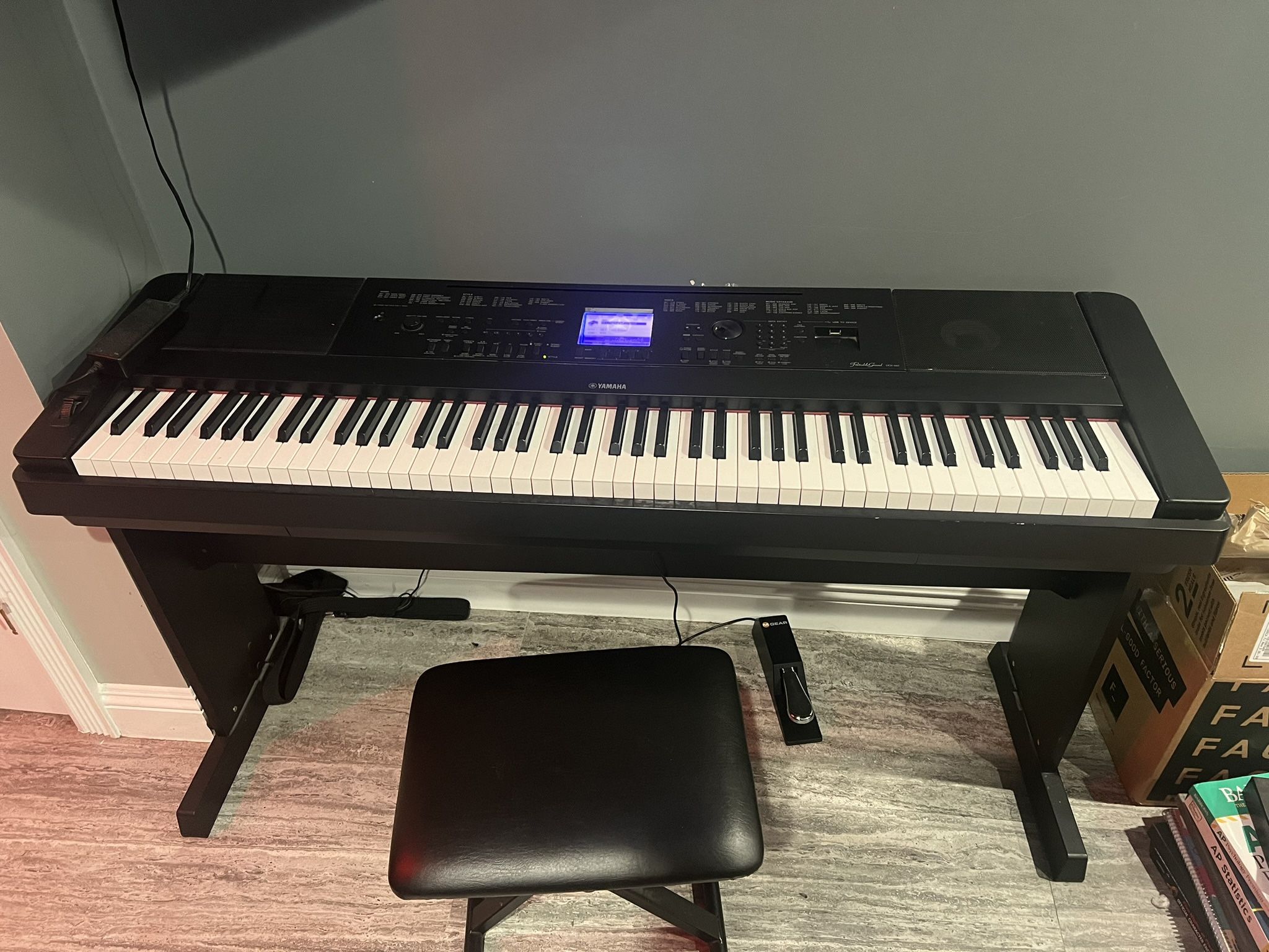 Piano Yamaha DGX 660 Portable With Bench And Pedal