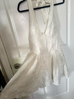 Lovelzi elegant white satin halter dress