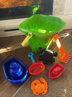 Beach Sand Toys with Extra Large Sand Bucket