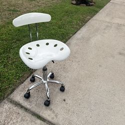 Pemberly Row Vibrant Computer Office Swivel Chair Seat in Silver and Chrome