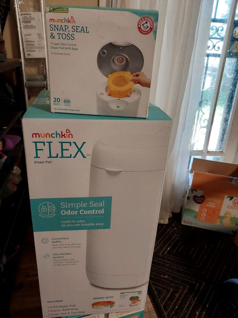 Munchkin Flex Diaper Pail