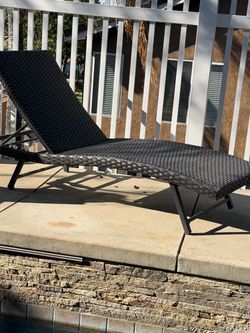 Wicker chaise lounge chairs set of 1