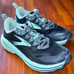 Brooks Cascadia 16 Women s Trail Shoes Size 7.5 for Sale in Limestone TN OfferUp