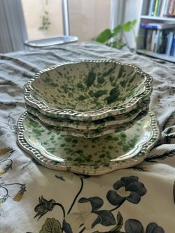 Ceramic bowls set