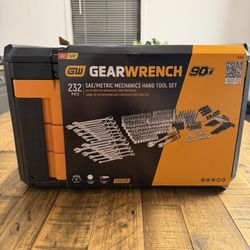 GEARWRENCH 1/4 in. and 3/8 in. Drive 90-Tooth Standard and Deep SAE/Metric Mechanics Tool Set in 3-Drawer Storage Box (232-Piece)