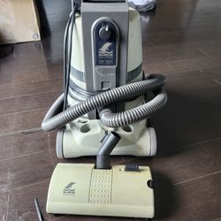 Rainbow Cleaning Machine