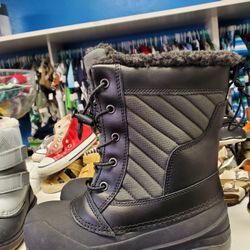 New Snow Boots Size 13