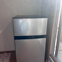 Insignia Mini Fridge
