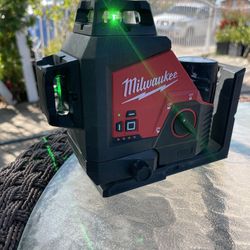 Milwaukee M12 12-Volt Lithium-Ion Cordless 250 ft. Green 3-Plane Laser Tool Only No Battery 