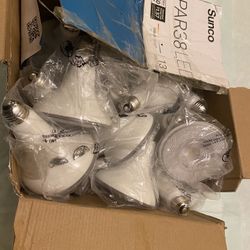 Sunco 16 Pack Outdoor LED Flood Home Patio Driveway Light, Waterproof PAR38 LED Bulb, CRI90 3000K Warm White Dimmable, 100W Equivalent 13W, Wet-Rated,