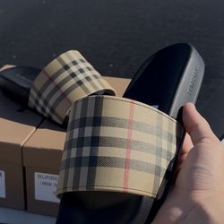Logo patterned burbbery slides