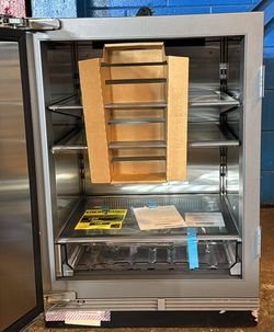 Sub-Zero DEU2450RO/L 24” Built-In Refrigerator 