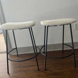 Set of 2 White Boucle Bar Stools with Black Metal Frames