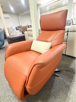 LENNIX LEATHER TV RECLINER W/MASSAGE