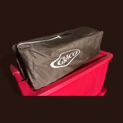 Graco. Pack and Play With Bassinet. 