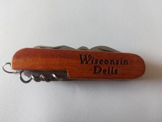 Souvenir Wisconsin Dells multi tool pocket knife wooden inlay