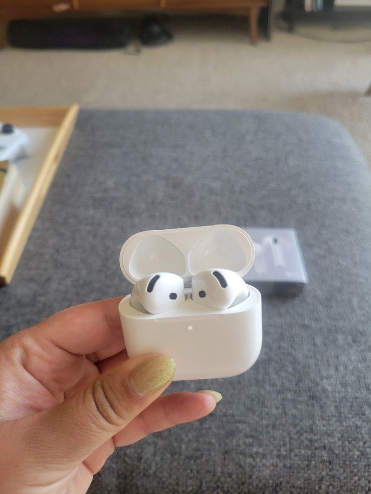 Apple Bluetooth Ear Buds