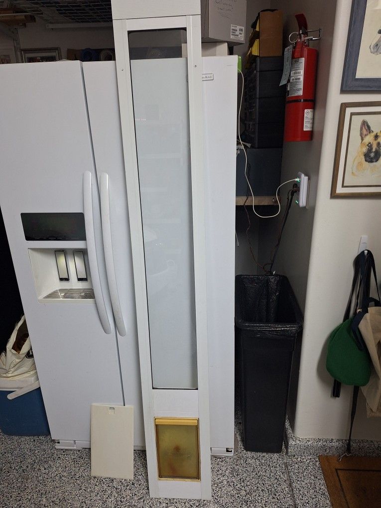 Medium Adjustable Dog Door 