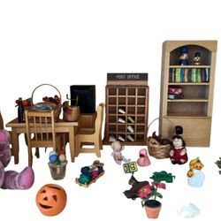 precise monetary value for the collection of dollhouse furniture 