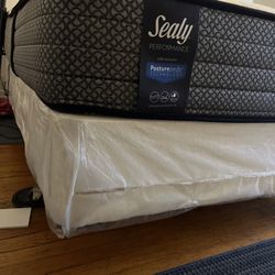 Sealy Full Sized Mattress With Box Spring 
