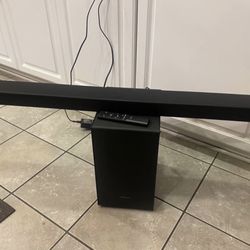  Samsung HW-M550/ZA is a 3.1-channel soundbar system with a wireless subwoofer