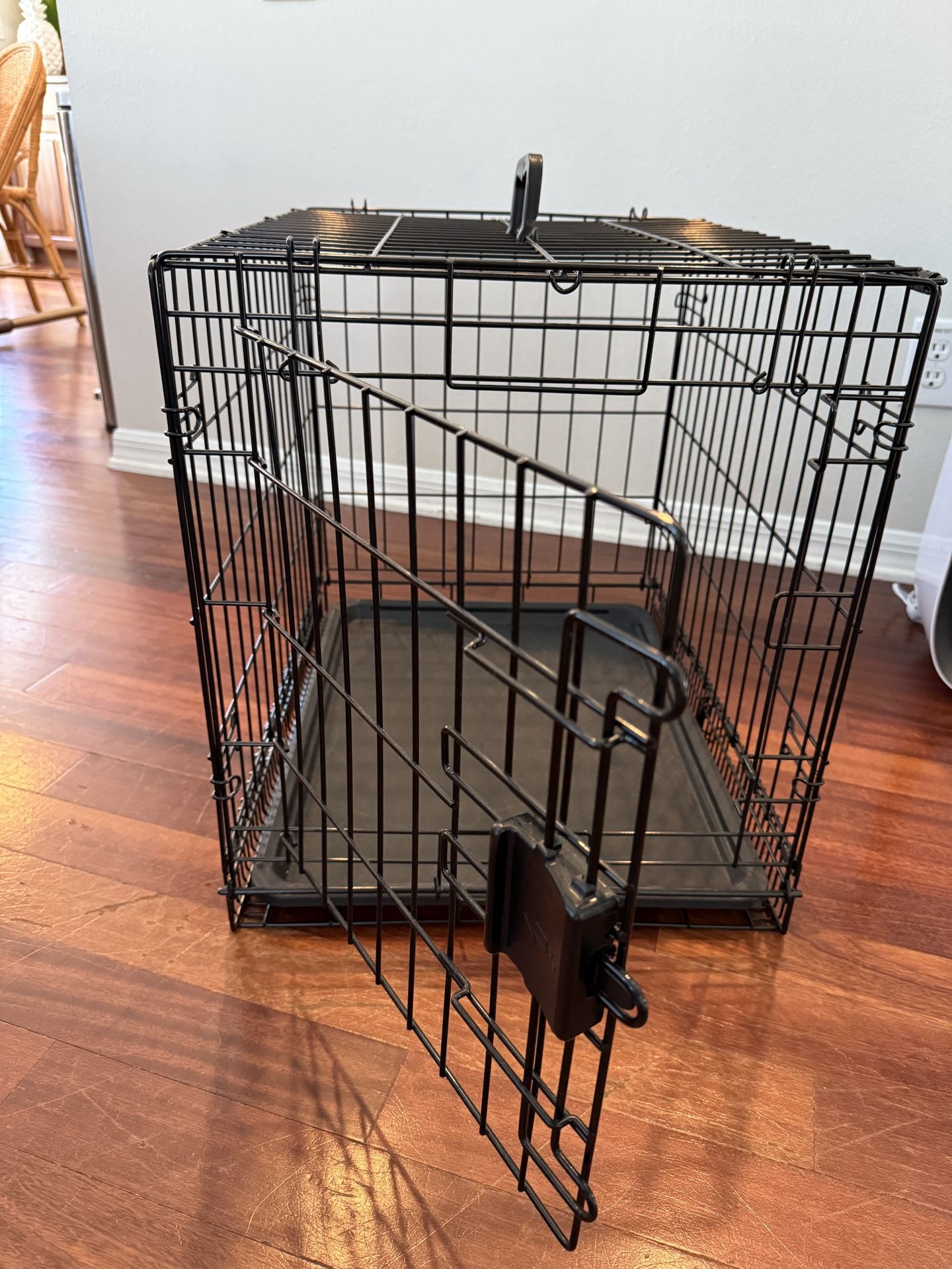 Foldable Metal Wire Small Dog Crate with Tray, Single Door, 24 x 18 x 20 in