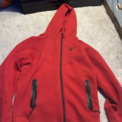 Red Nike Tech Fleece 