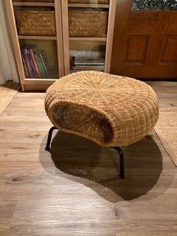 Wicker Rattan Ottoman/ coffee table with Black Metal Legs