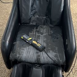 Human Touch ZeroG 4.0 Massage Chair – Works, Needs Reupholstery