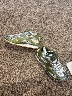 Olive green botegas