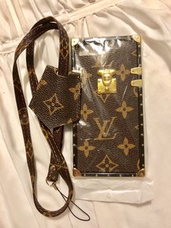 Brand New Classy Cellphone case and strap (iPhone 7/8)