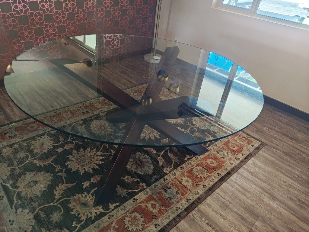 ROUND GLASS DINING TABLE 