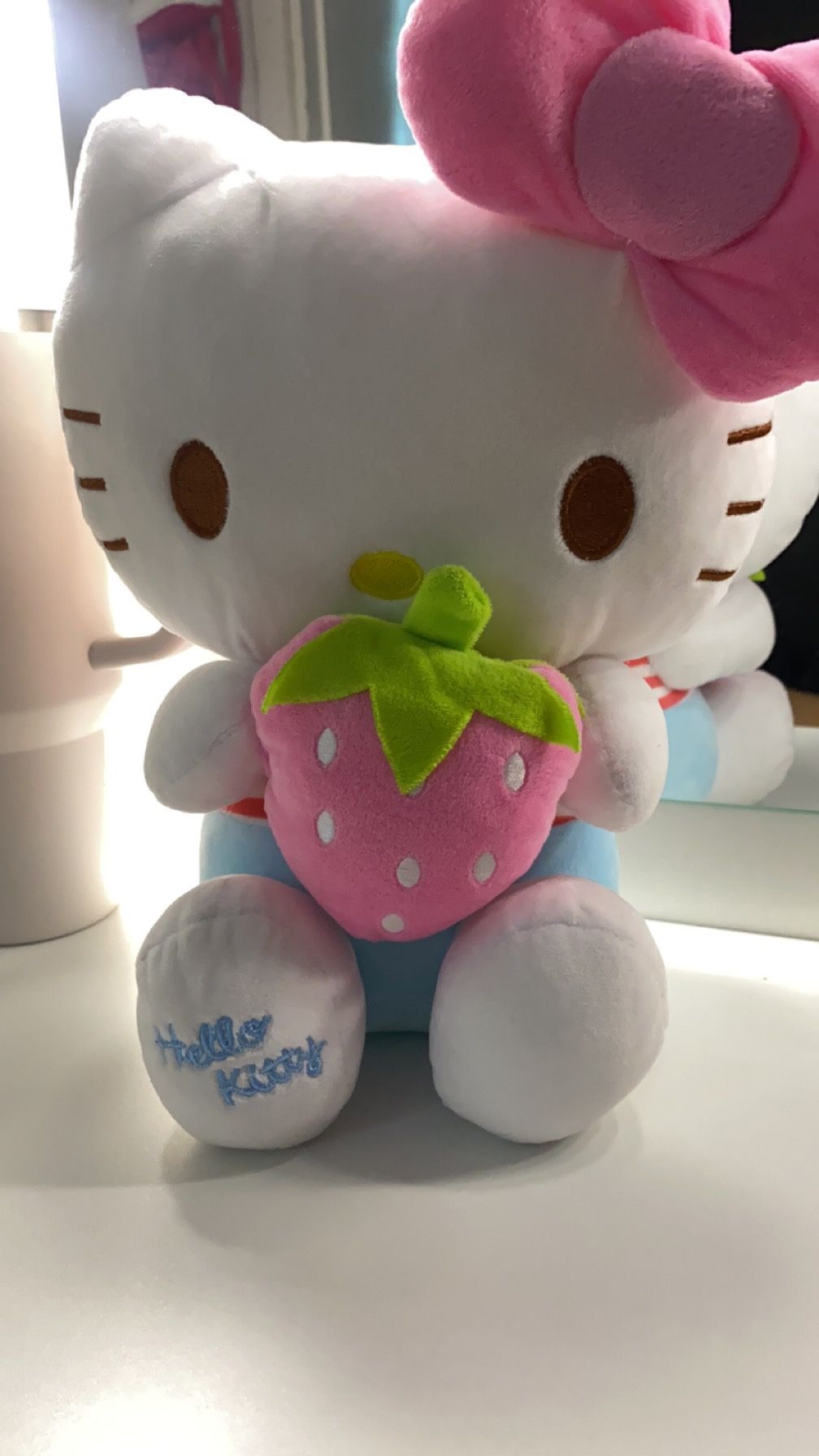 hello kitty plushieee