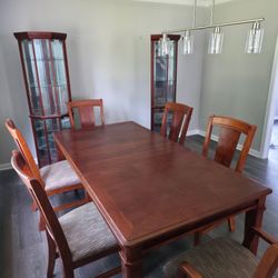 Wooden Expandable Dining Table With 6-10 Chairs