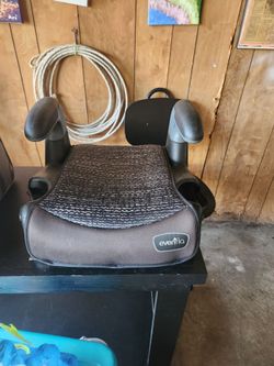 Child car seat - Gently used