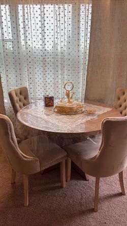 Table with 4 chairs