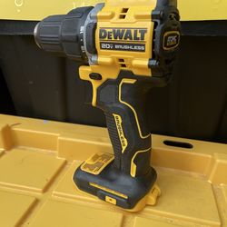 Dewalt 1/2 cordless drill driver 20v. $65 Firm Price