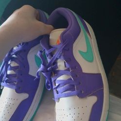 Jordan Retro 1 Low Top Hornets Edition 